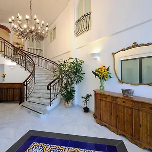 Aurora Apartahotel