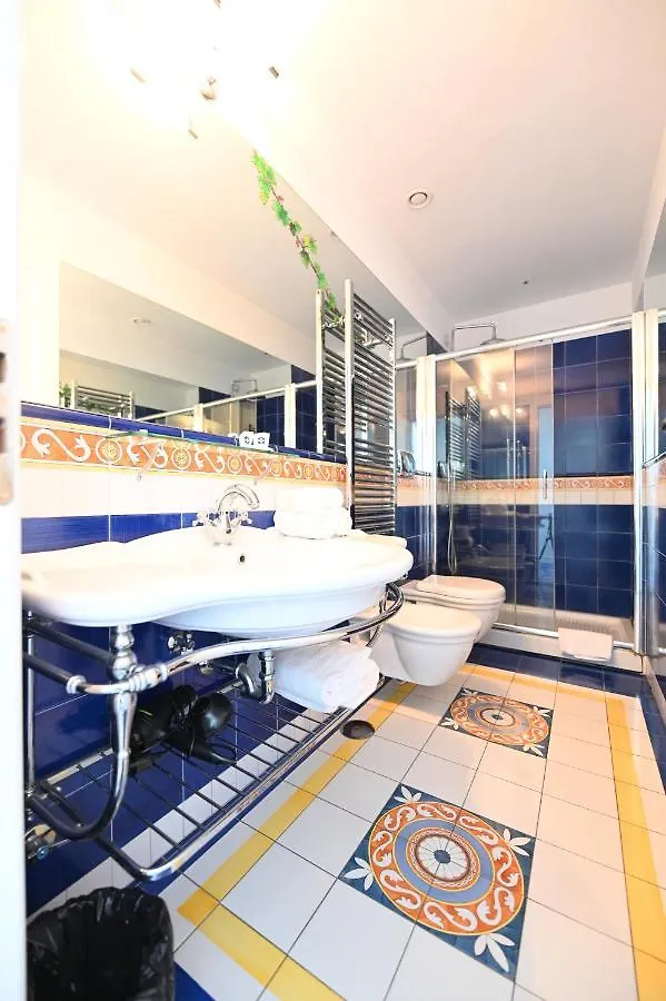 Hotel Croce Di Amalfi 3*,